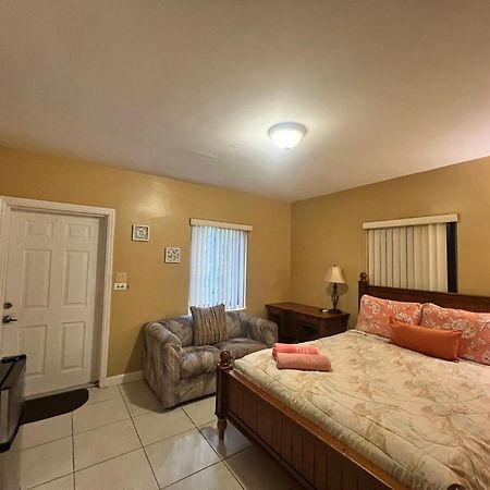 Royal Poinciana Stay Miami Springs Exterior foto